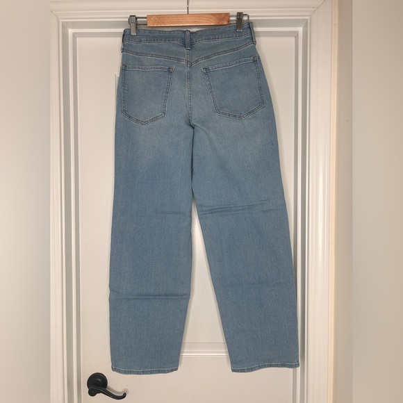 Women’s Old Navy High-Rise Wow Loose Light Wash Size 8 Jeans - Picture 12 of 14